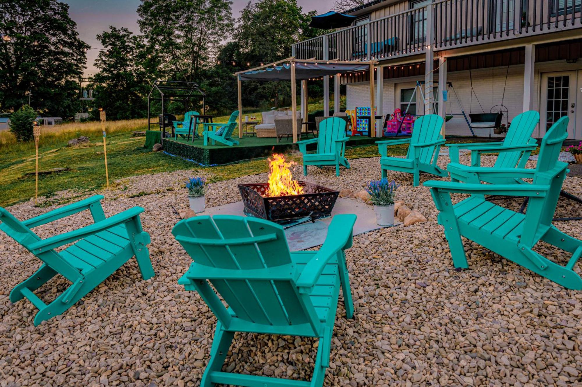 Carloover Vista: Mountain Escape Hot Springs Exterior foto