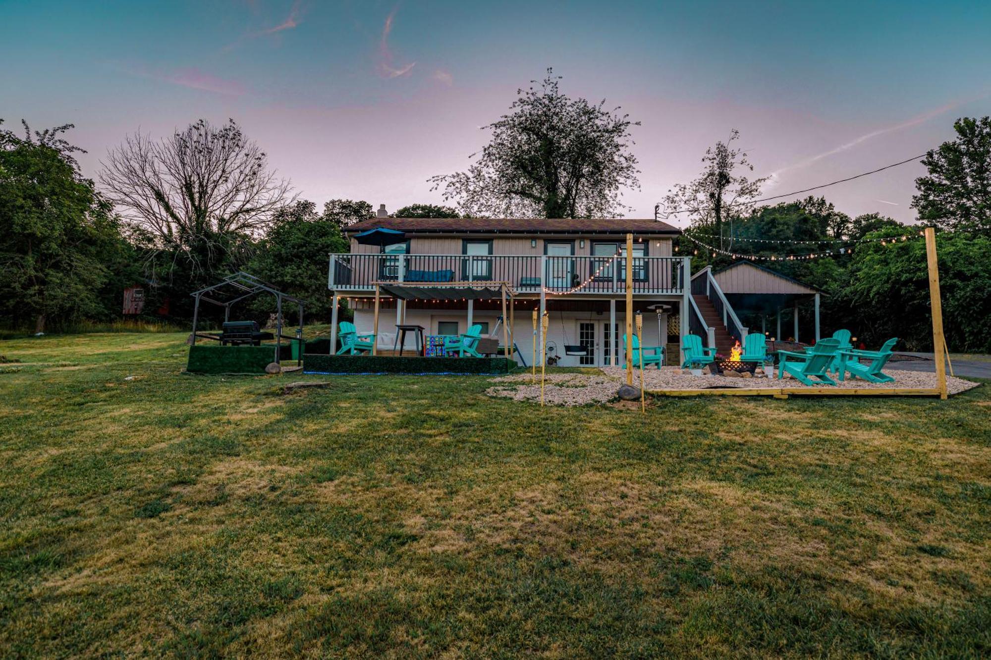 Carloover Vista: Mountain Escape Hot Springs Exterior foto