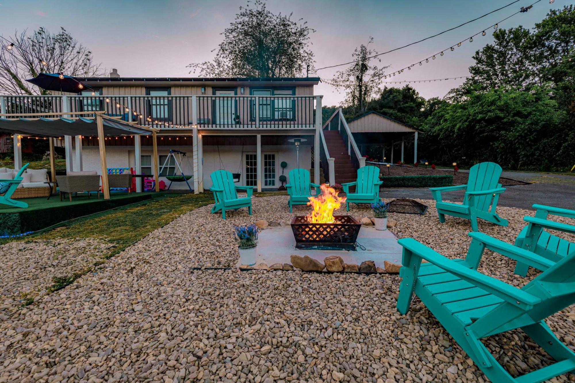 Carloover Vista: Mountain Escape Hot Springs Exterior foto